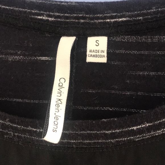 Calvin Klein 3/4 sleeved shirt - Picture 2 of 4